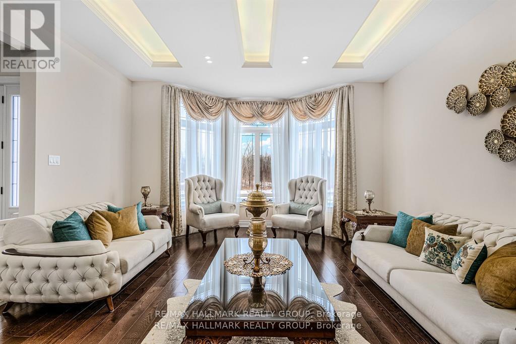 699 Ballycastle Crescent, Ottawa, Ontario  K1X 0A4 - Photo 6 - X12980382