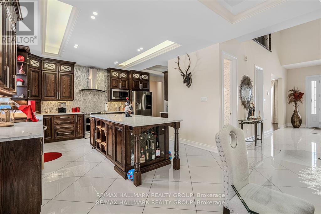 699 Ballycastle Crescent, Ottawa, Ontario  K1X 0A4 - Photo 8 - X12980382