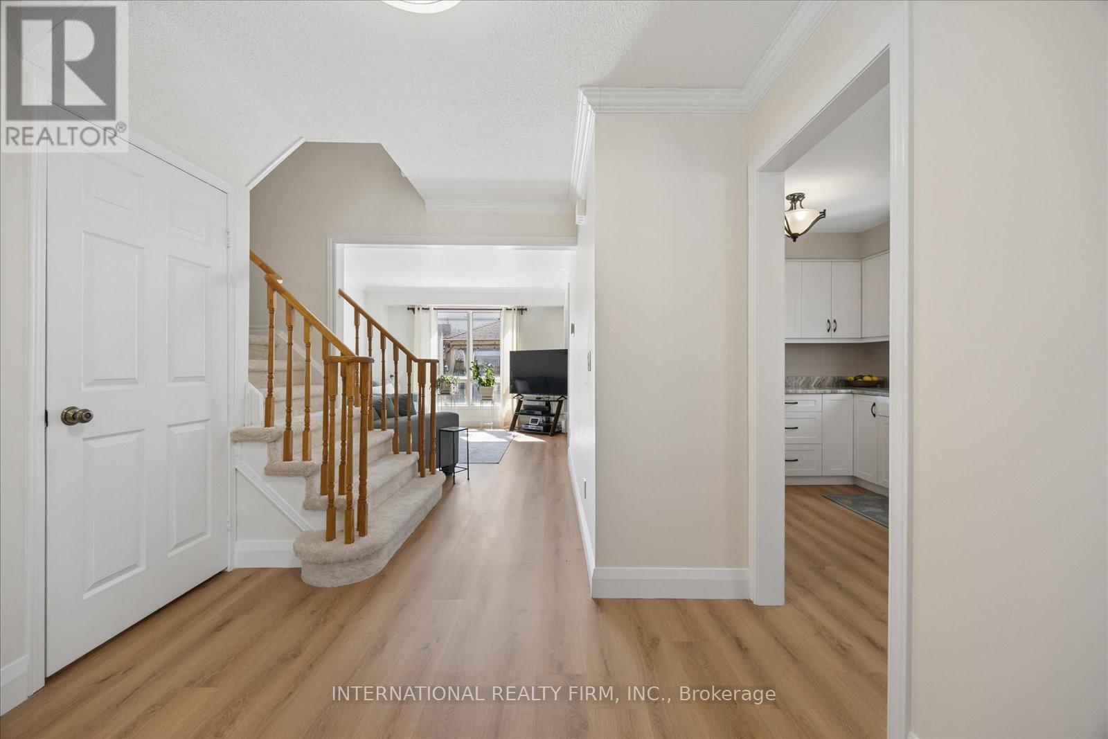 1472 Connery Crescent, Oshawa, Ontario  L1J 8E4 - Photo 4 - E12980398