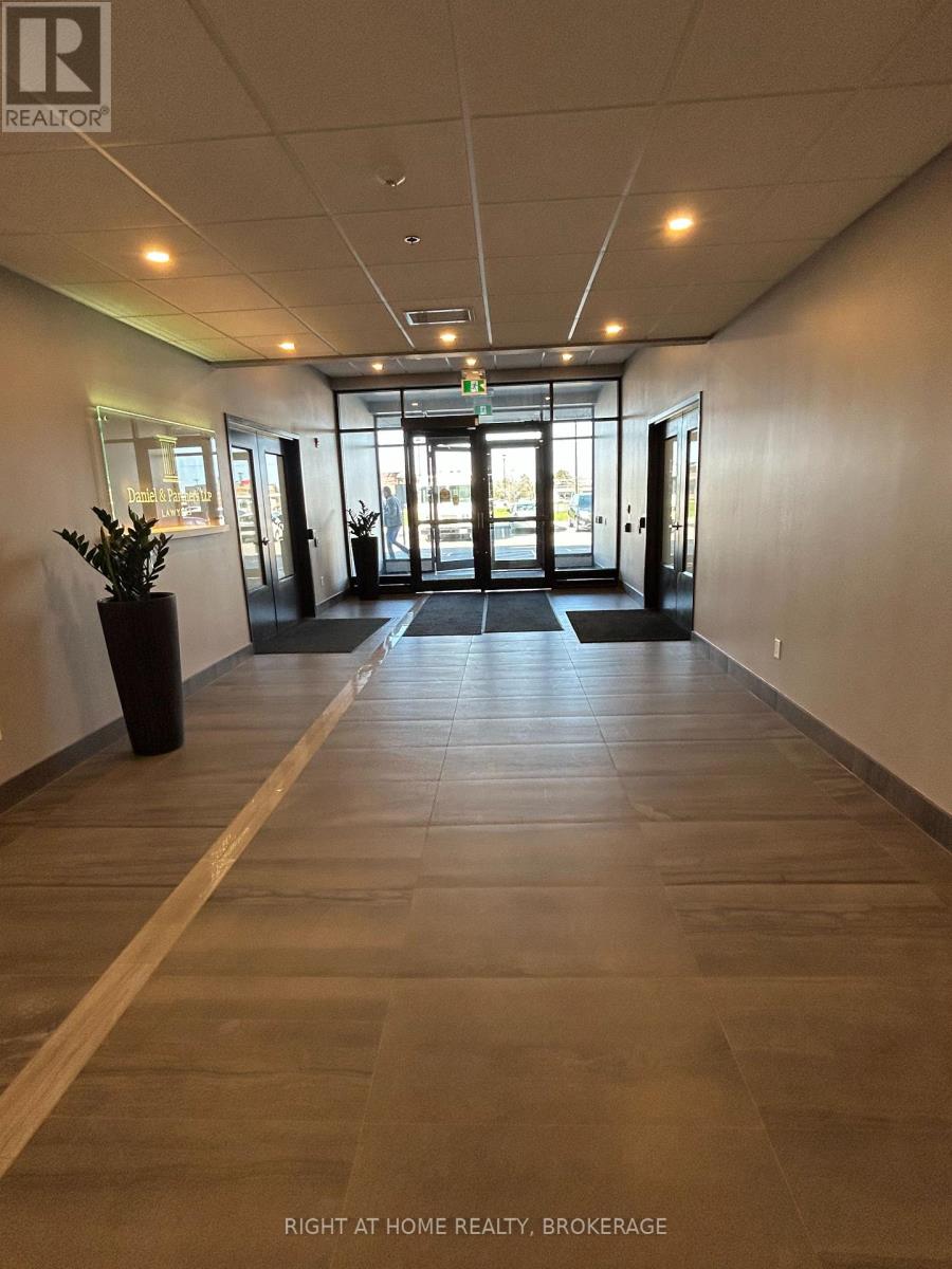 309 - 300b Fourth Avenue, St. Catharines, Ontario  L2S 0E6 - Photo 9 - X12980358