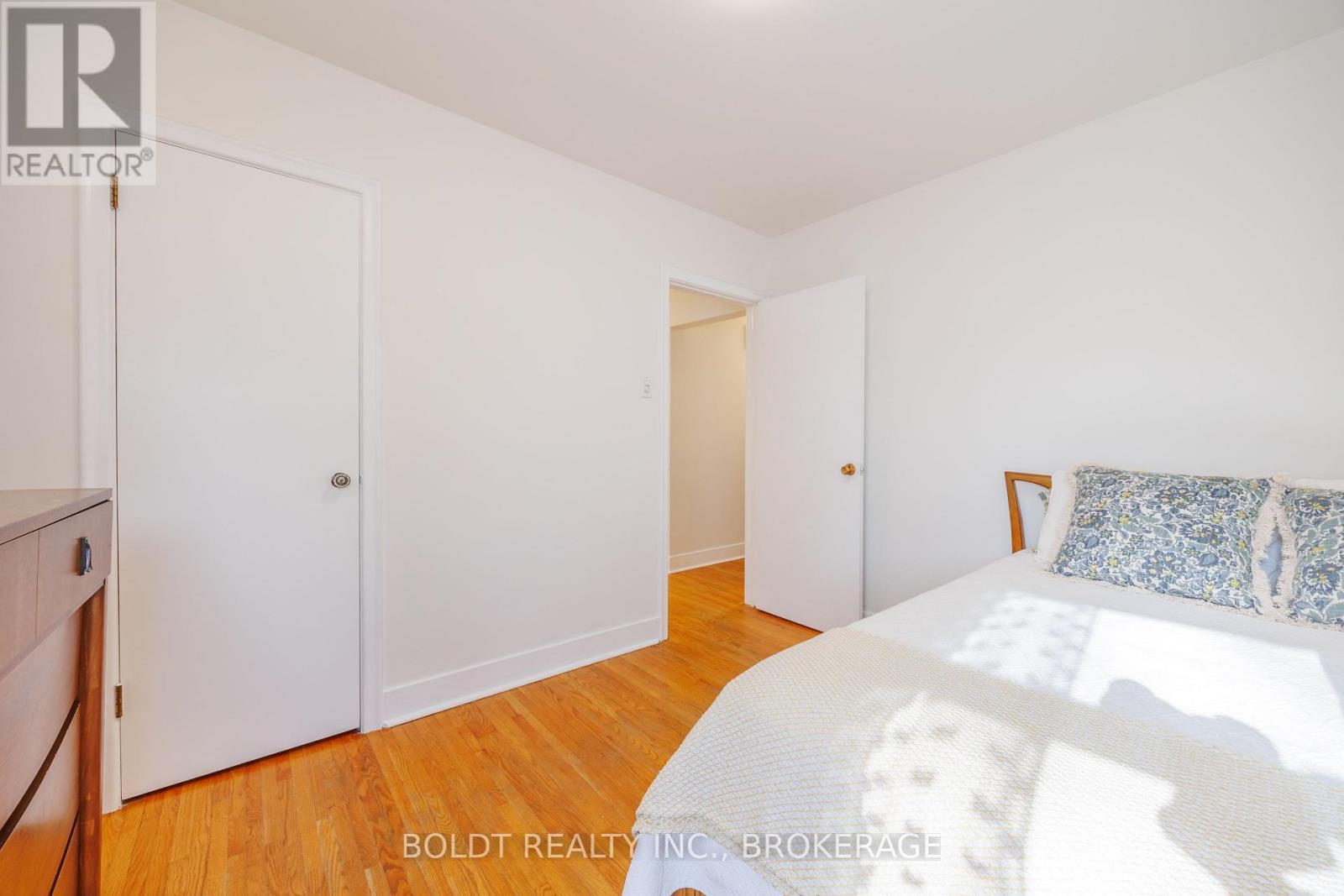 6 Mountainview Drive, St. Catharines, Ontario  L2T 3H4 - Photo 15 - X12980394