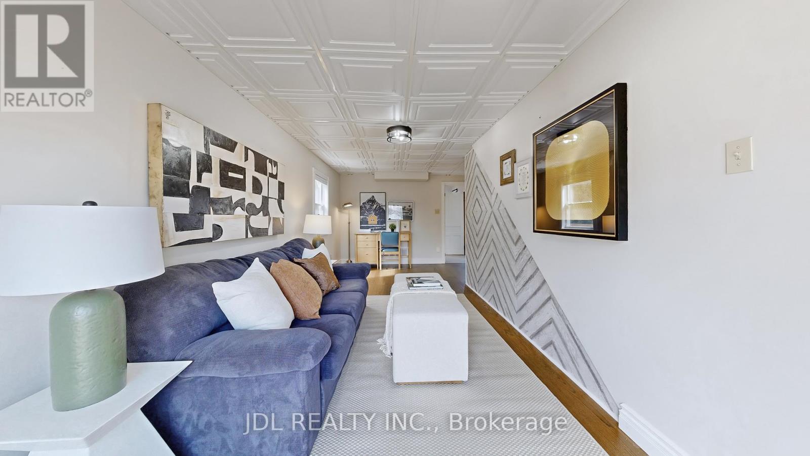 11 Red Robin Road, Georgina (Historic Lakeshore Communities), Ontario  L4P 3E9 - Photo 19 - N12939934