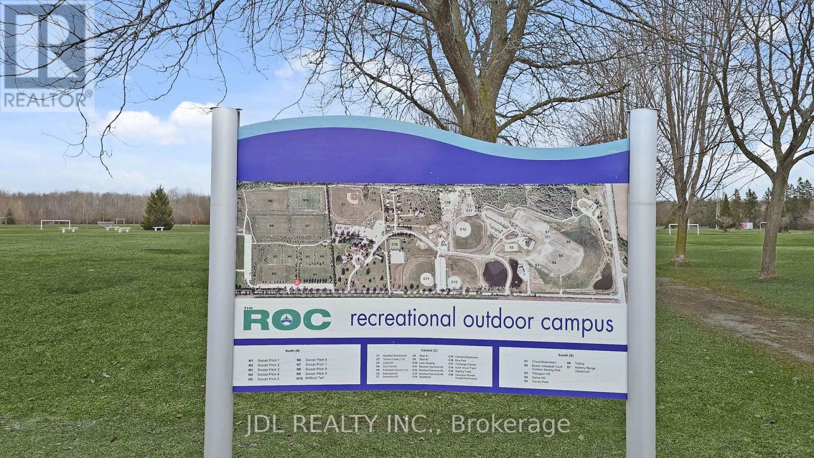 11 Red Robin Road, Georgina (Historic Lakeshore Communities), Ontario  L4P 3E9 - Photo 46 - N12939934