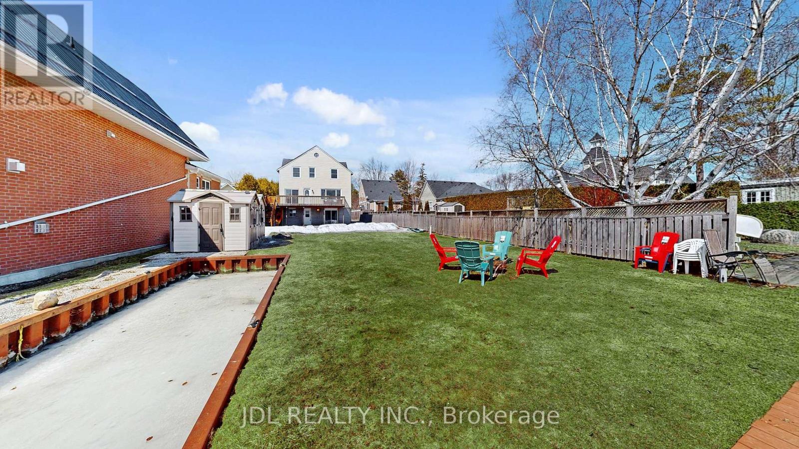 11 Red Robin Road, Georgina (Historic Lakeshore Communities), Ontario  L4P 3E9 - Photo 43 - N12939934