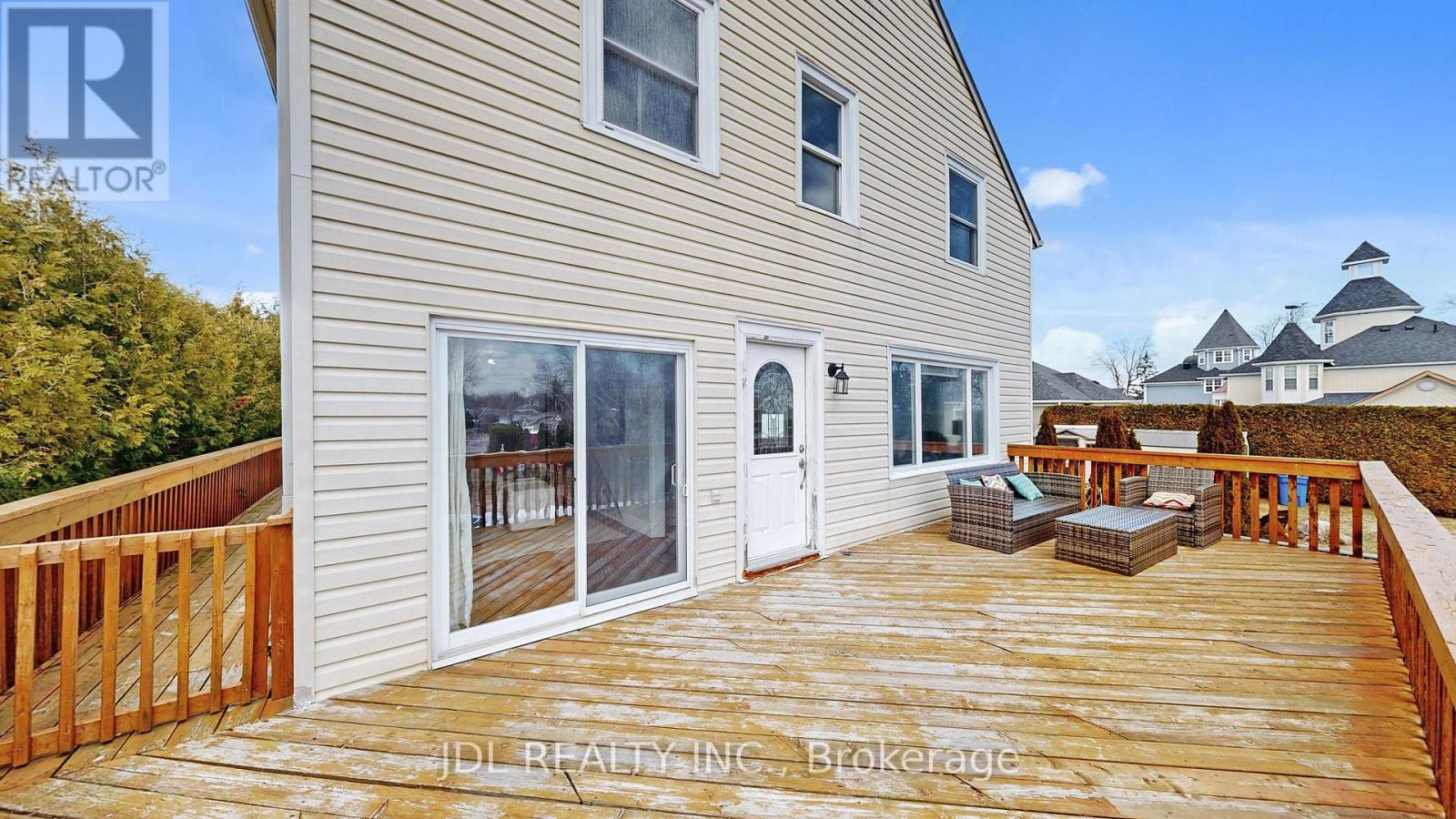 11 Red Robin Road, Georgina (Historic Lakeshore Communities), Ontario  L4P 3E9 - Photo 41 - N12939934