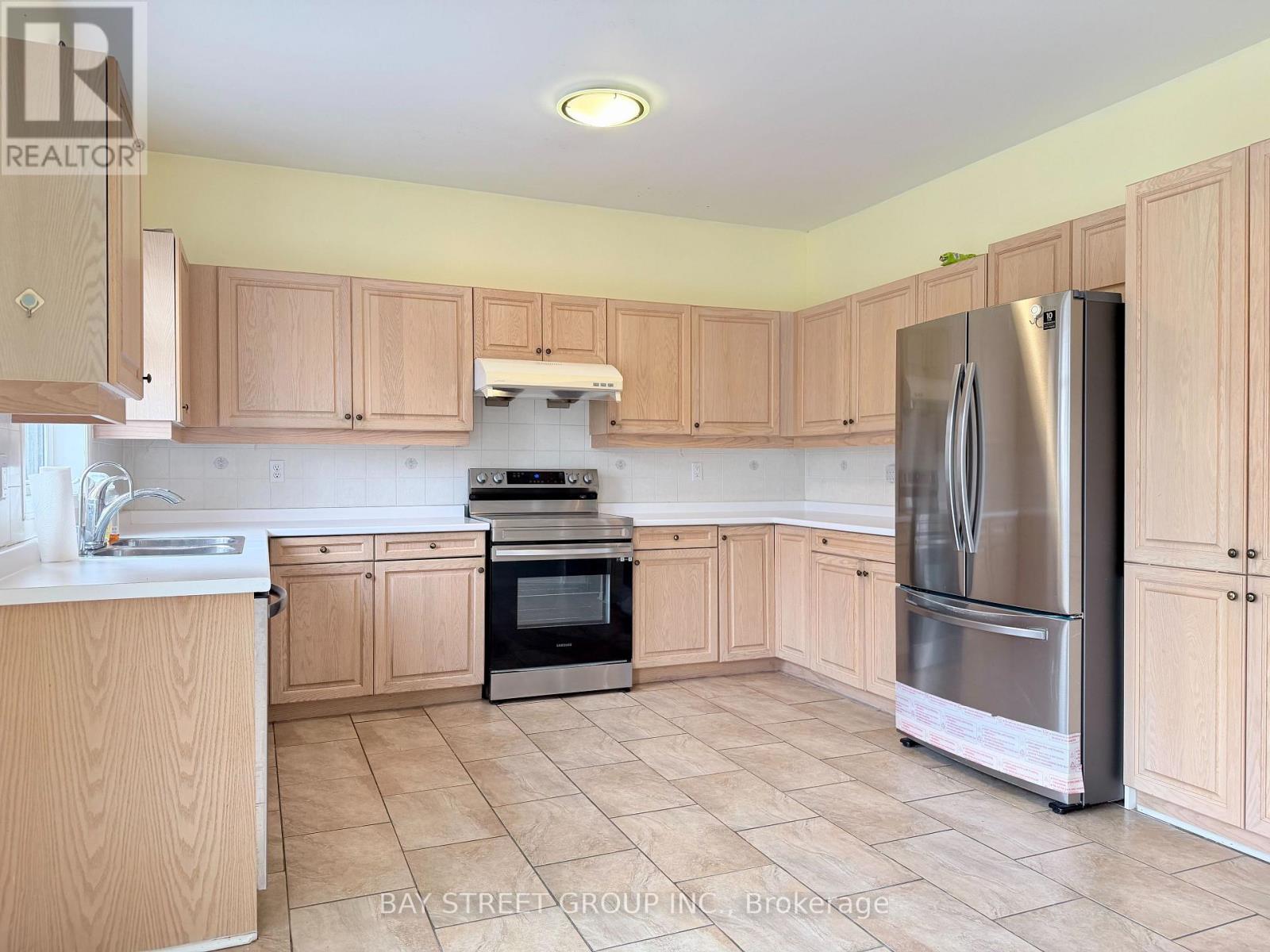 348 Shirley Drive, Richmond Hill, Ontario  L4S 2N4 - Photo 14 - N12960522