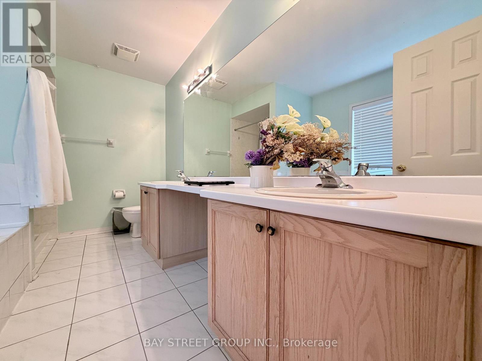 348 Shirley Drive, Richmond Hill, Ontario  L4S 2N4 - Photo 28 - N12960522