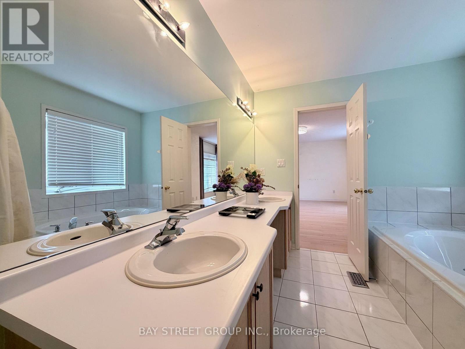 348 Shirley Drive, Richmond Hill, Ontario  L4S 2N4 - Photo 27 - N12960522