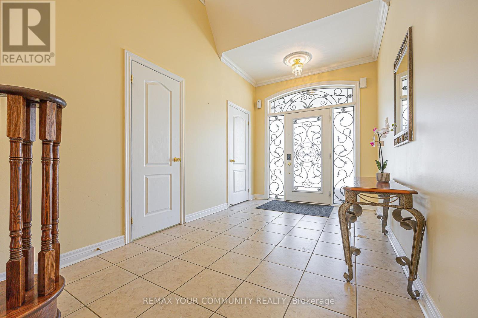 193 Maurier Boulevard, Vaughan, Ontario  L6A 0V2 - Photo 2 - N12980392