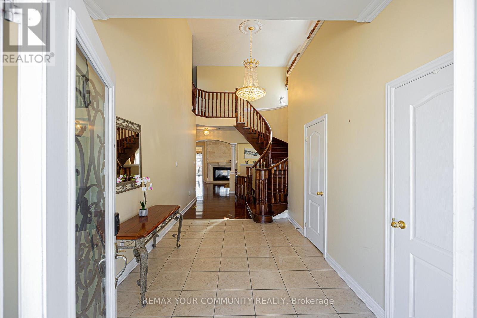 193 Maurier Boulevard, Vaughan, Ontario  L6A 0V2 - Photo 3 - N12980392