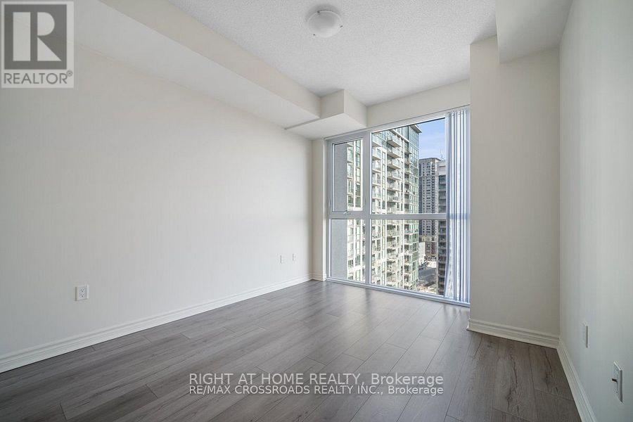 1808 - 349 Rathburn Road W, Mississauga, Ontario  L5G 0B9 - Photo 11 - W12980364