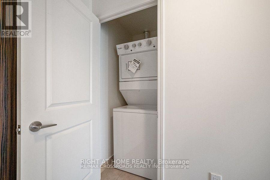 1808 - 349 Rathburn Road W, Mississauga, Ontario  L5G 0B9 - Photo 14 - W12980364