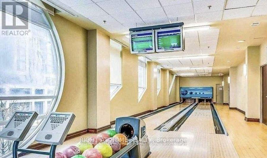 1808 - 349 Rathburn Road W, Mississauga, Ontario  L5G 0B9 - Photo 17 - W12980364