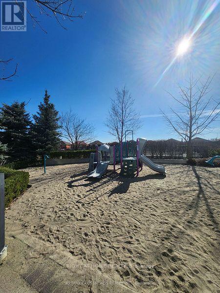 1808 - 349 Rathburn Road W, Mississauga, Ontario  L5G 0B9 - Photo 19 - W12980364