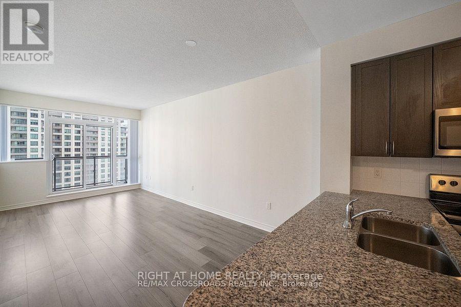 1808 - 349 Rathburn Road W, Mississauga, Ontario  L5G 0B9 - Photo 5 - W12980364