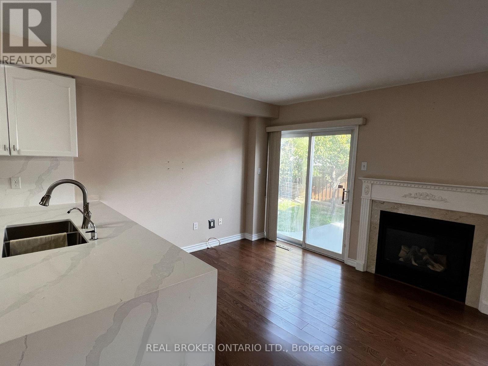 7315 Lowville Heights, Mississauga (Lisgar), Ontario  L5N 8L4 - Photo 4 - W12980374