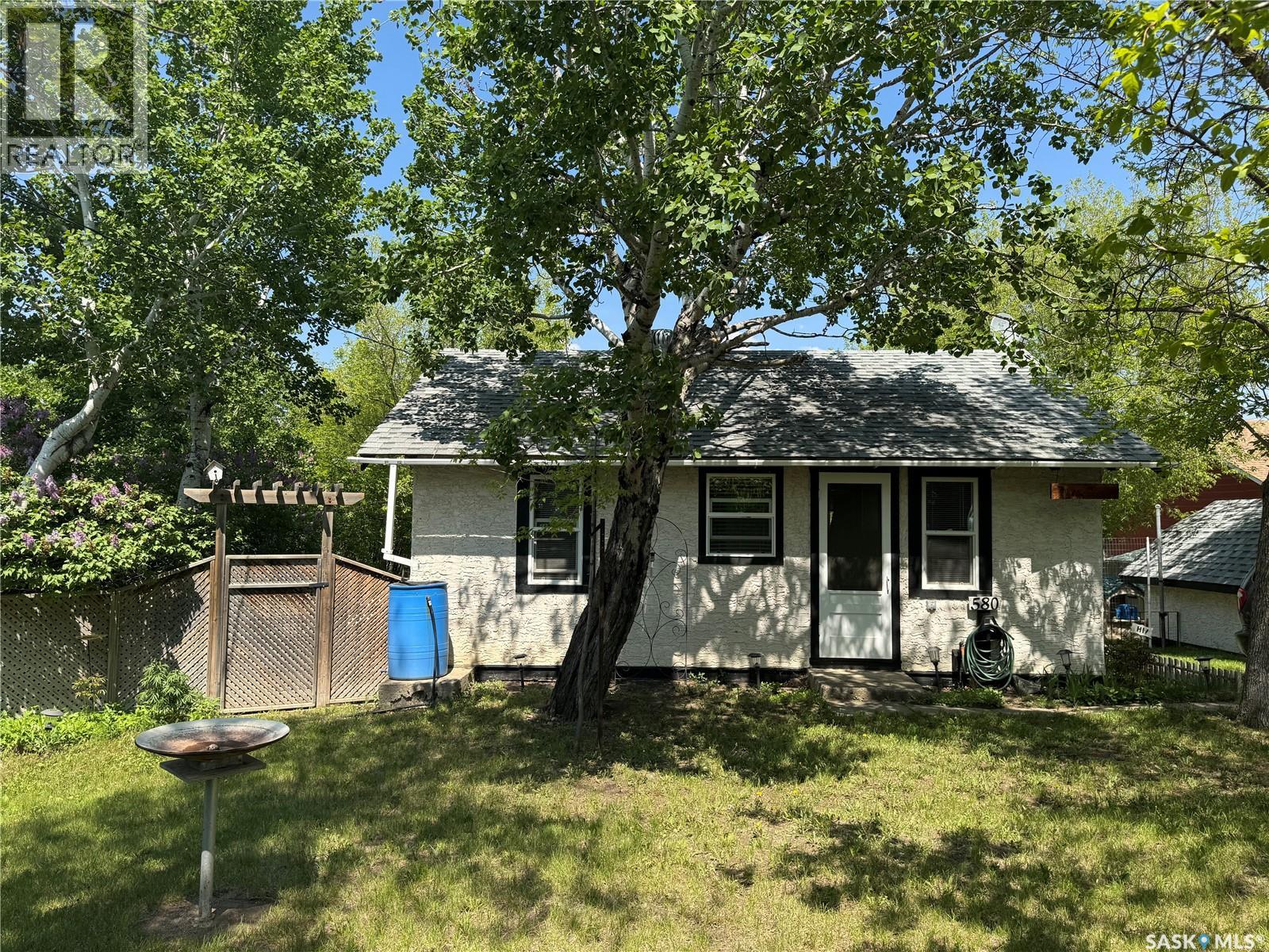 580 Nicoll AVENUE, Regina Beach, Saskatchewan