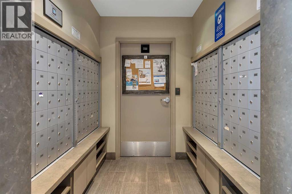 2004, 77 Spruce Place Sw, Calgary, Alberta  T3C 3X6 - Photo 38 - A2286192