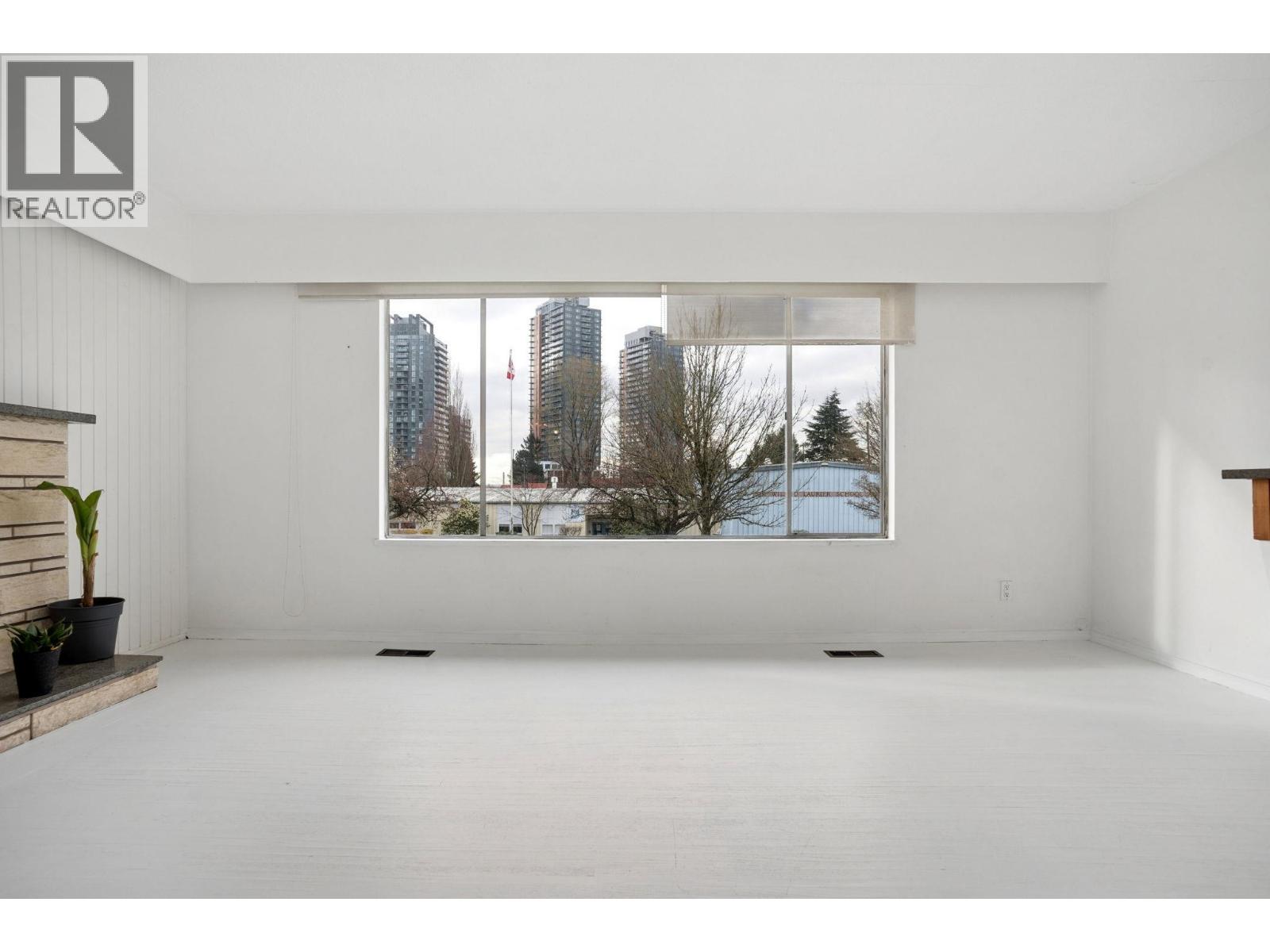 585 W 65th Avenue, Vancouver, British Columbia V6P 2P6 - Photo 3 - R3107338