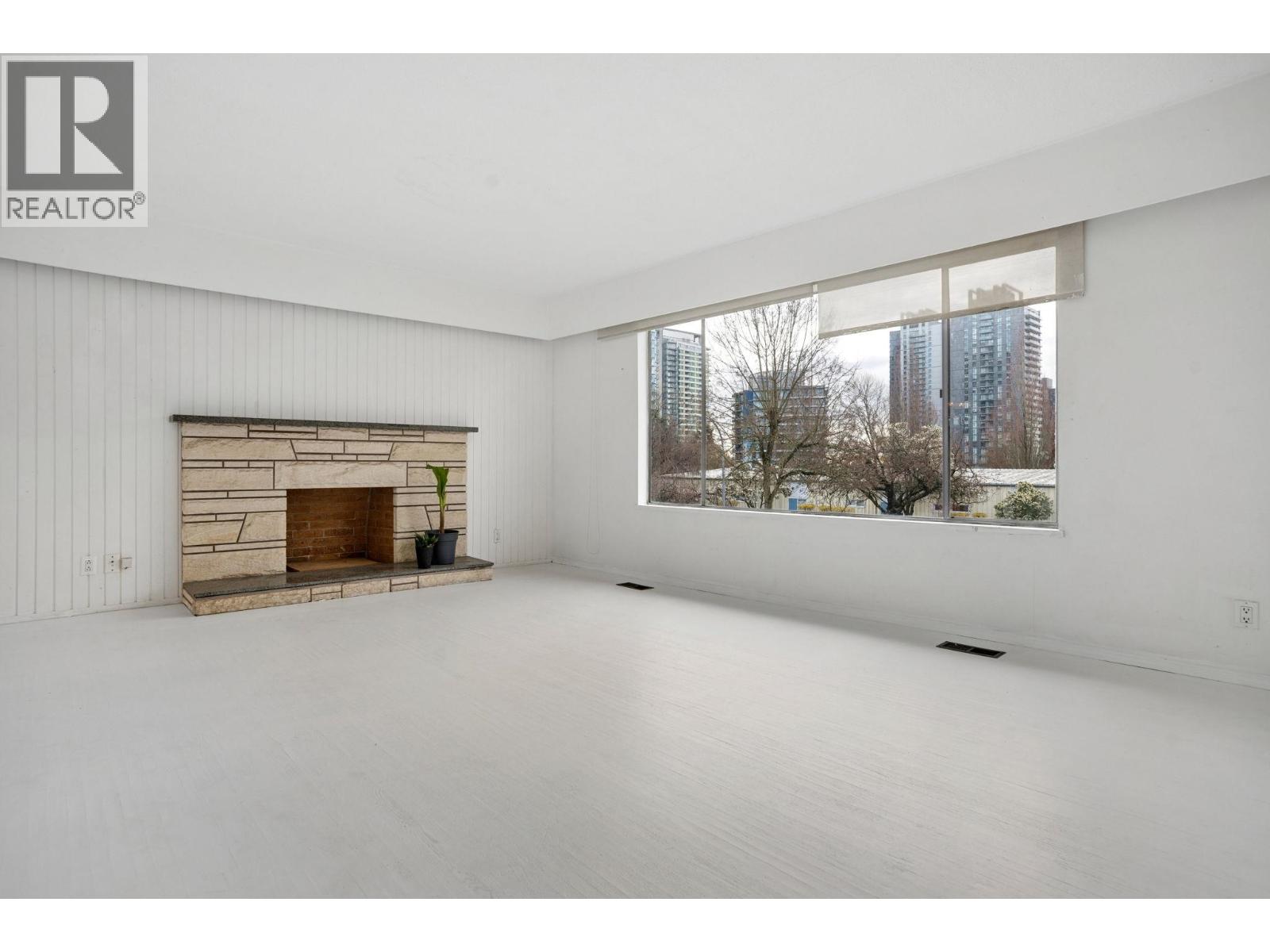 585 W 65th Avenue, Vancouver, British Columbia V6P 2P6 - Photo 2 - R3107338