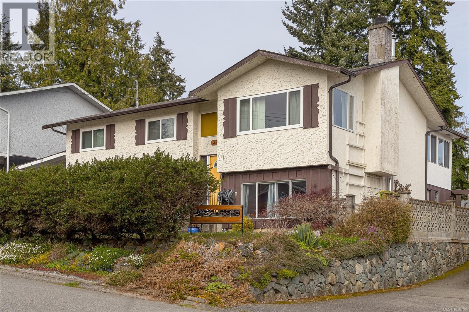 3267 Cook St, Chemainus, British Columbia V0R 1K2 - Photo 2 - 1030709