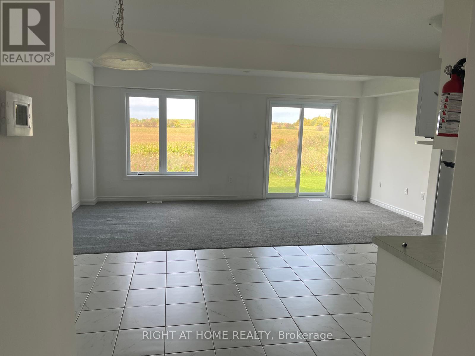 152 Stonebrook Way, Grey Highlands, Ontario  N0C 1H0 - Photo 4 - X12980356