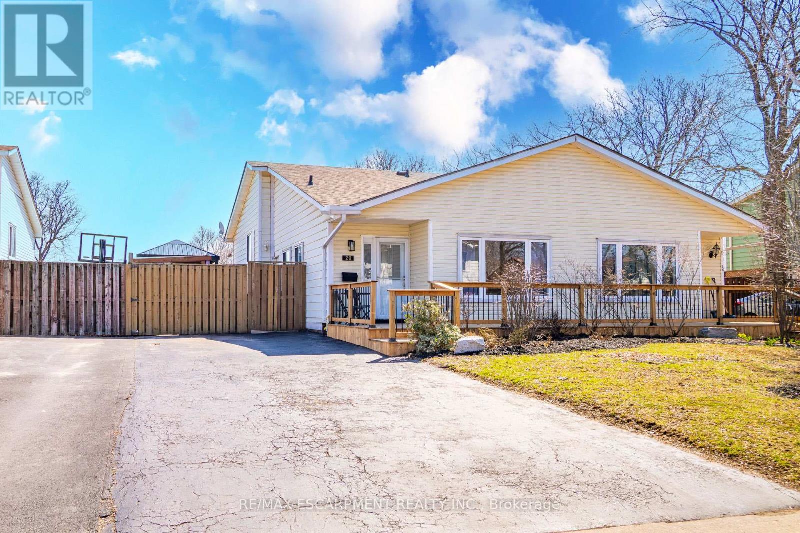 28 GOLDEN ORCHARD DRIVE, hamilton (gourley), Ontario