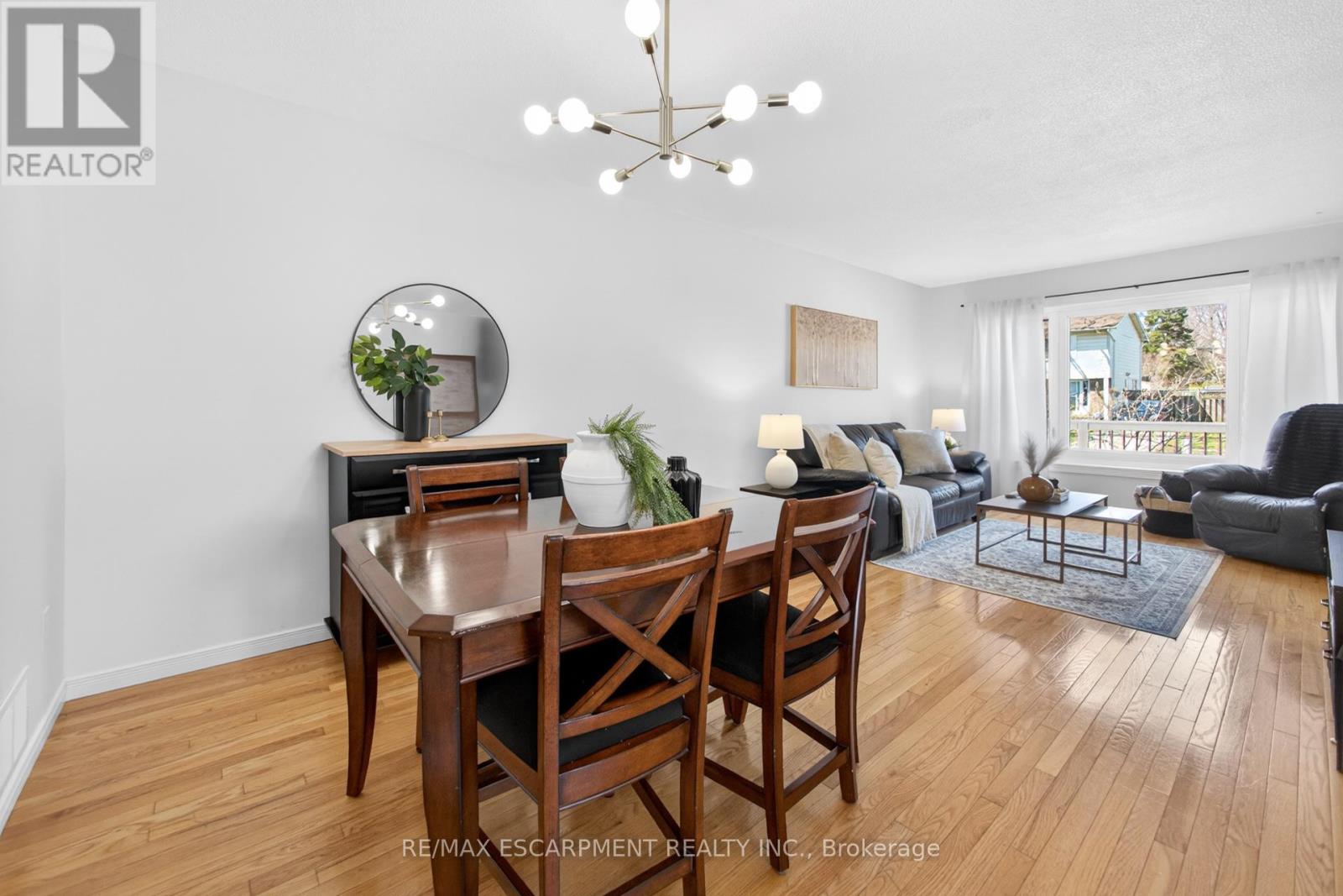 28 Golden Orchard Drive, Hamilton (Gourley), Ontario  L9H 4Z8 - Photo 10 - X12980372