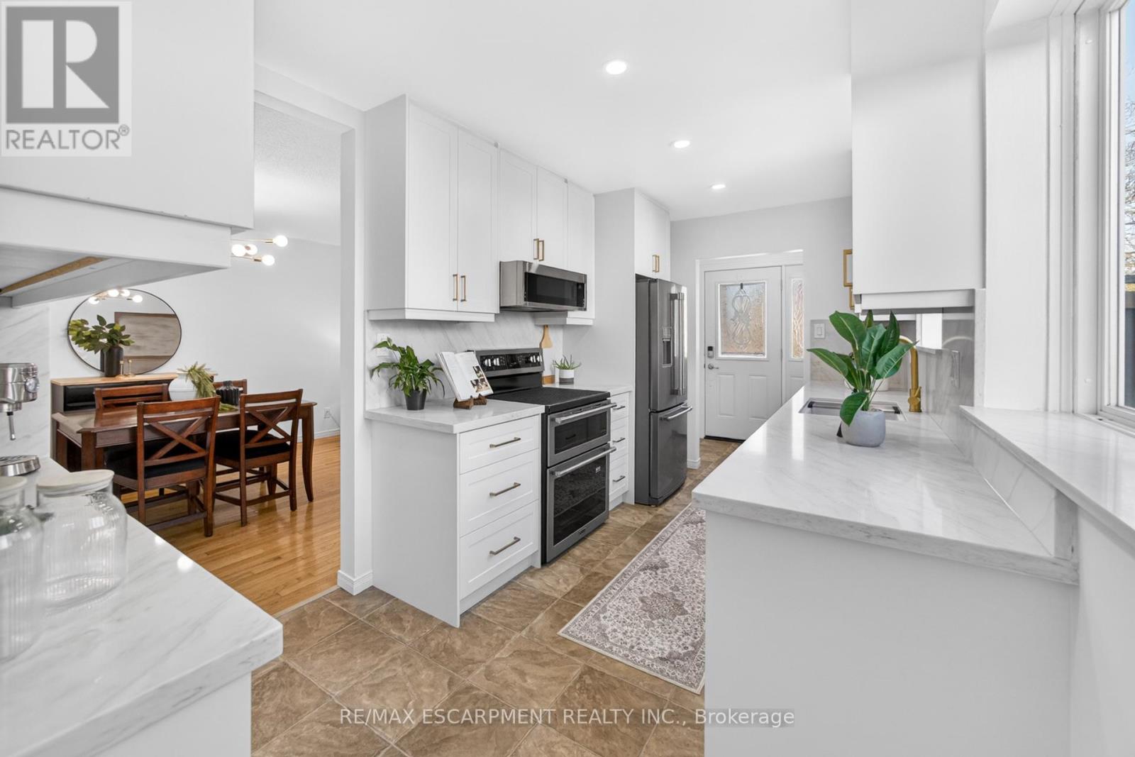 28 Golden Orchard Drive, Hamilton (Gourley), Ontario  L9H 4Z8 - Photo 13 - X12980372