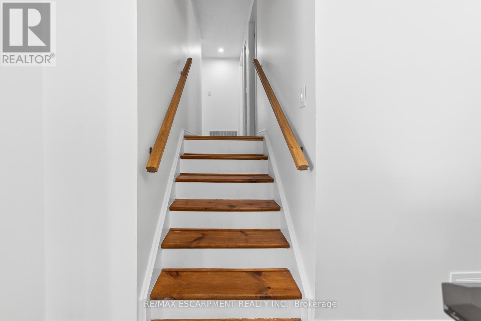 28 Golden Orchard Drive, Hamilton (Gourley), Ontario  L9H 4Z8 - Photo 16 - X12980372