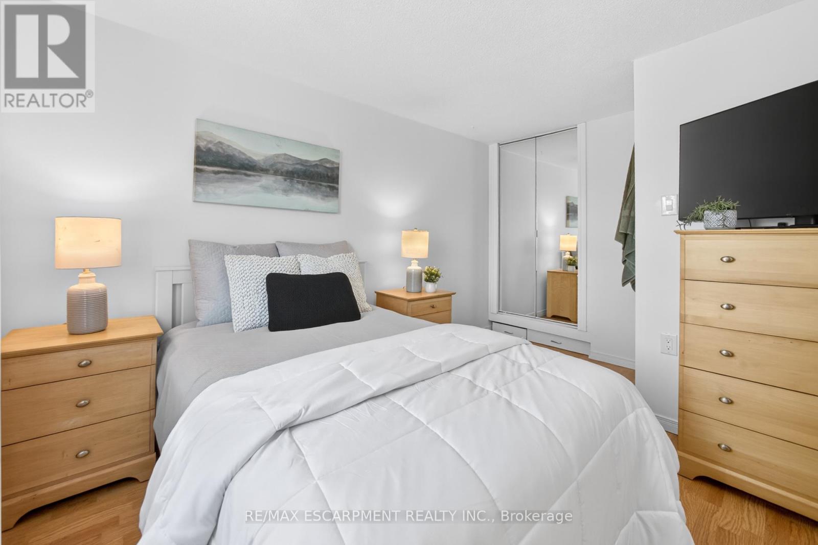 28 Golden Orchard Drive, Hamilton (Gourley), Ontario  L9H 4Z8 - Photo 20 - X12980372