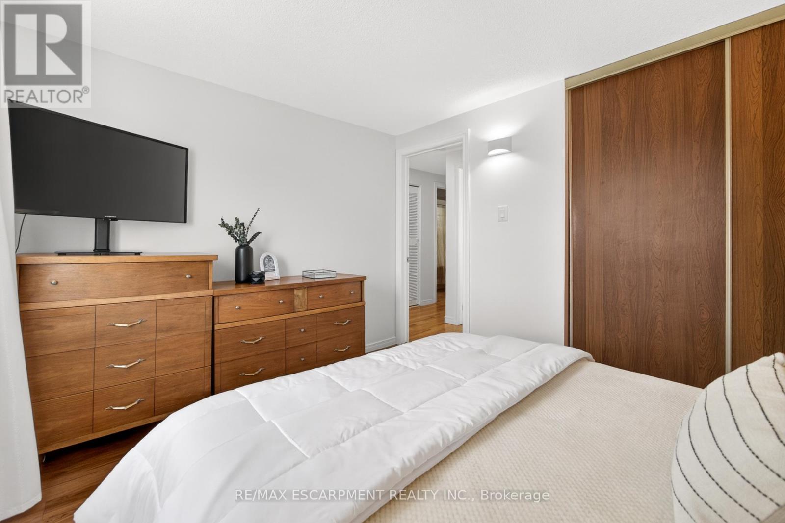 28 Golden Orchard Drive, Hamilton (Gourley), Ontario  L9H 4Z8 - Photo 22 - X12980372