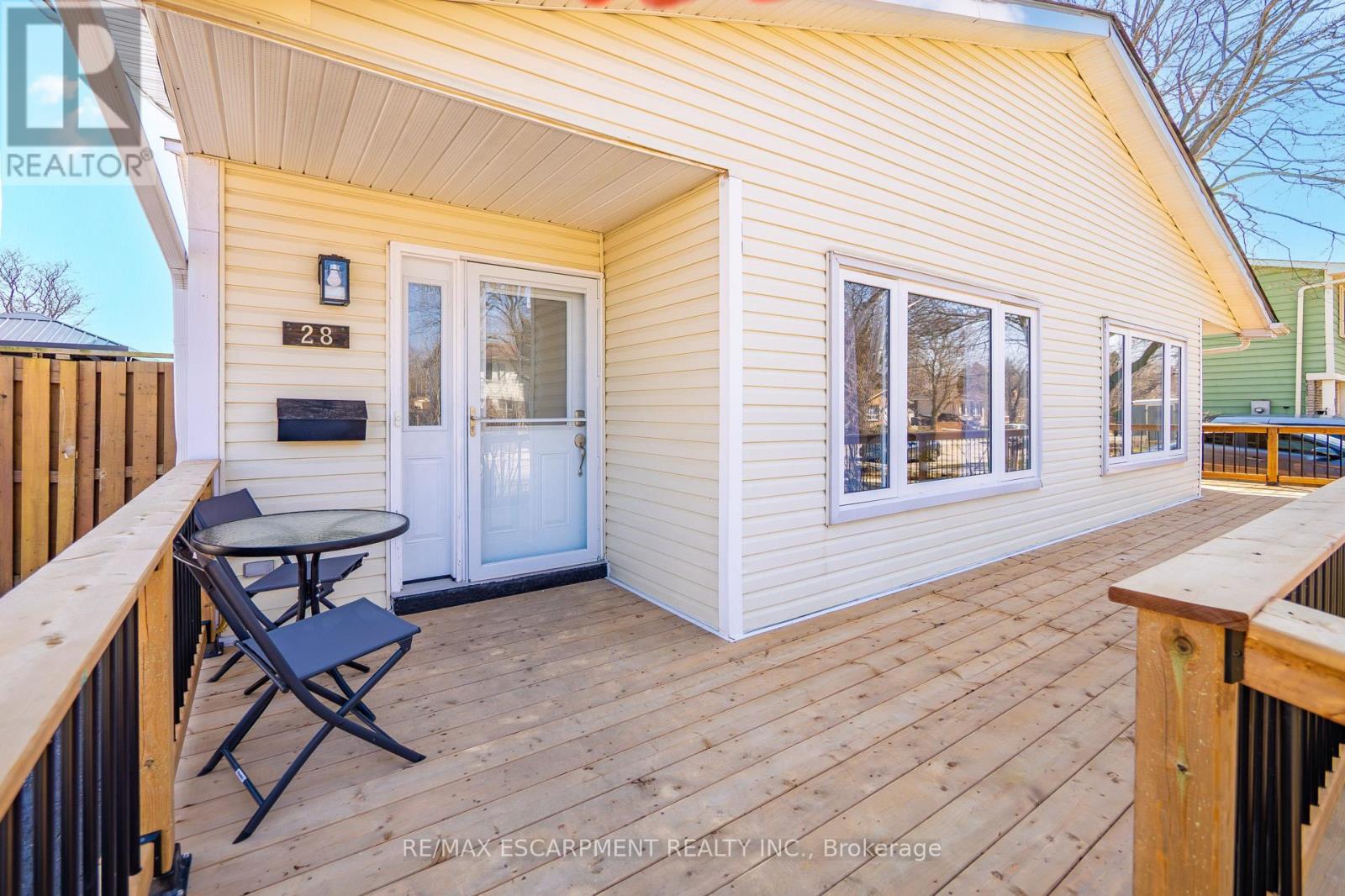 28 Golden Orchard Drive, Hamilton (Gourley), Ontario  L9H 4Z8 - Photo 3 - X12980372