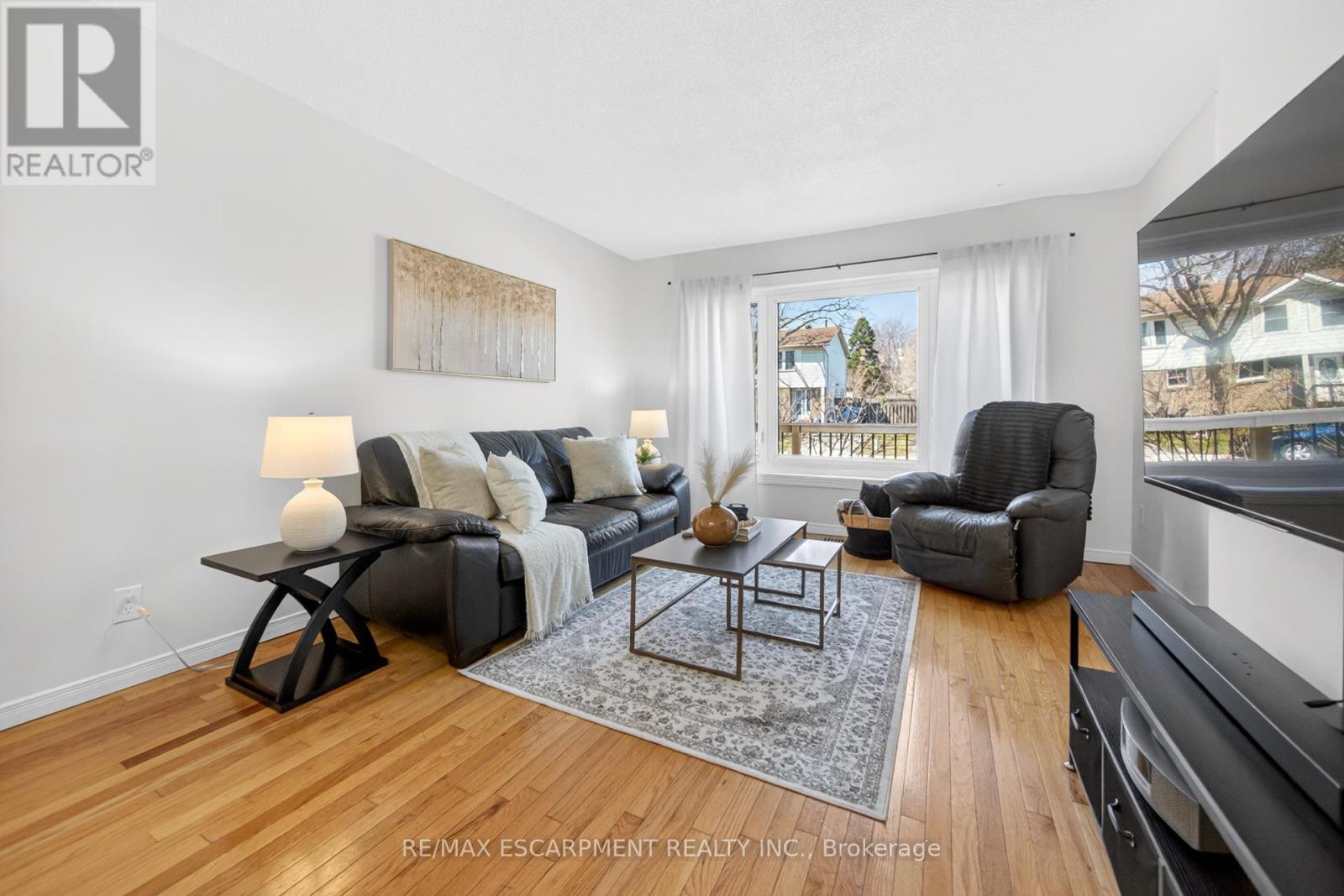 28 Golden Orchard Drive, Hamilton (Gourley), Ontario  L9H 4Z8 - Photo 8 - X12980372