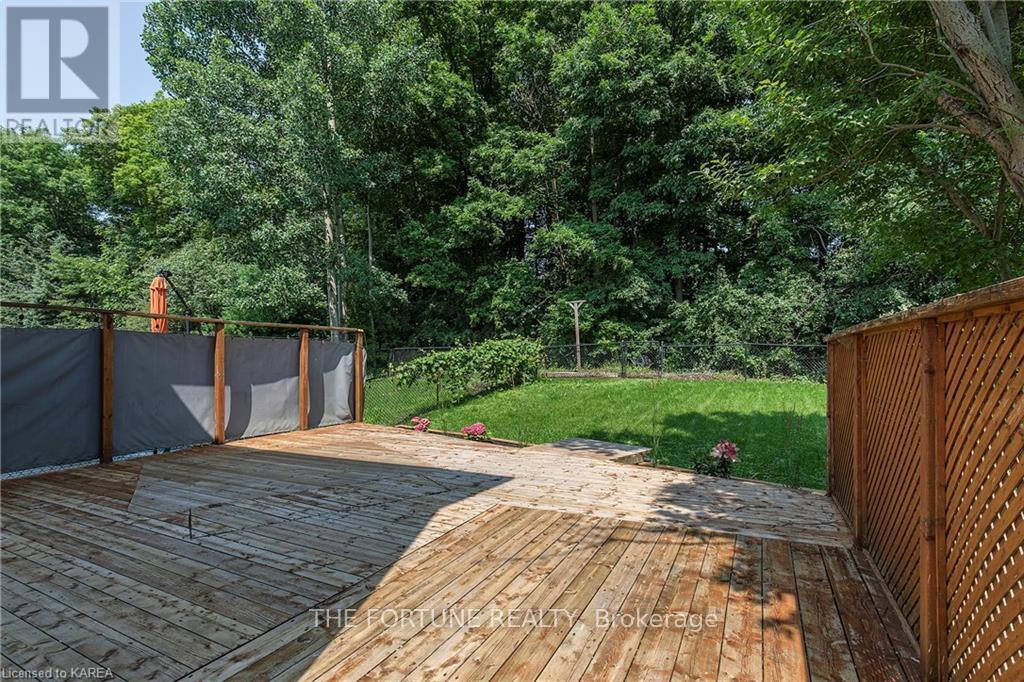 293 Grandtrunk Avenue E, Kingston, Ontario  K7M 9E2 - Photo 18 - X12980404