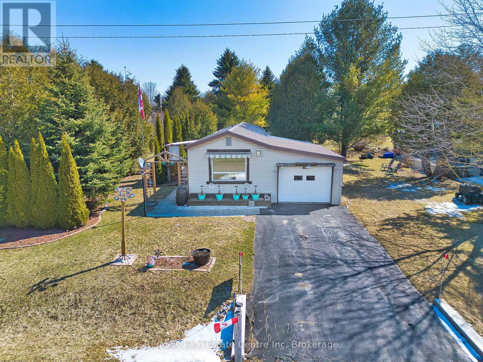 54 First Avenue, Wellington North, Ontario  N0G 1A0 - Photo 26 - X12818048