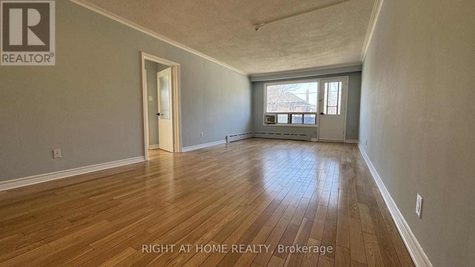 3 - 139 Royal York Road, Toronto, Ontario  M8V 2T9 - Photo 3 - W12790682