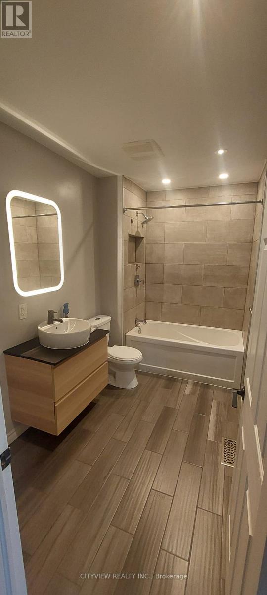 28 Foxacre Row, Brampton, Ontario  L6V 3P5 - Photo 12 - W12980422