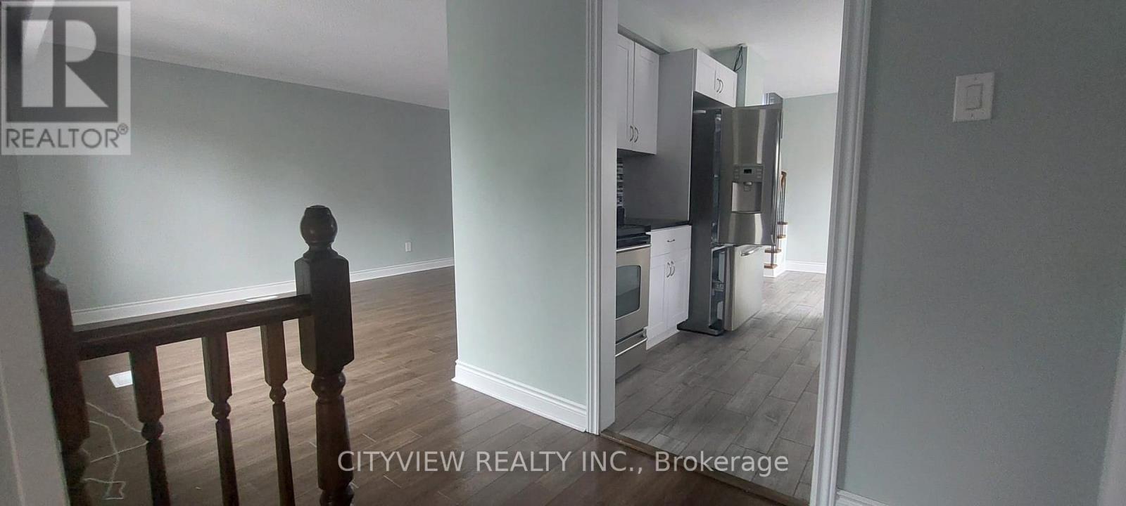 28 Foxacre Row, Brampton, Ontario  L6V 3P5 - Photo 5 - W12980422