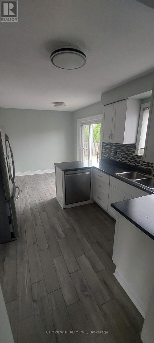 28 Foxacre Row, Brampton, Ontario  L6V 3P5 - Photo 6 - W12980422