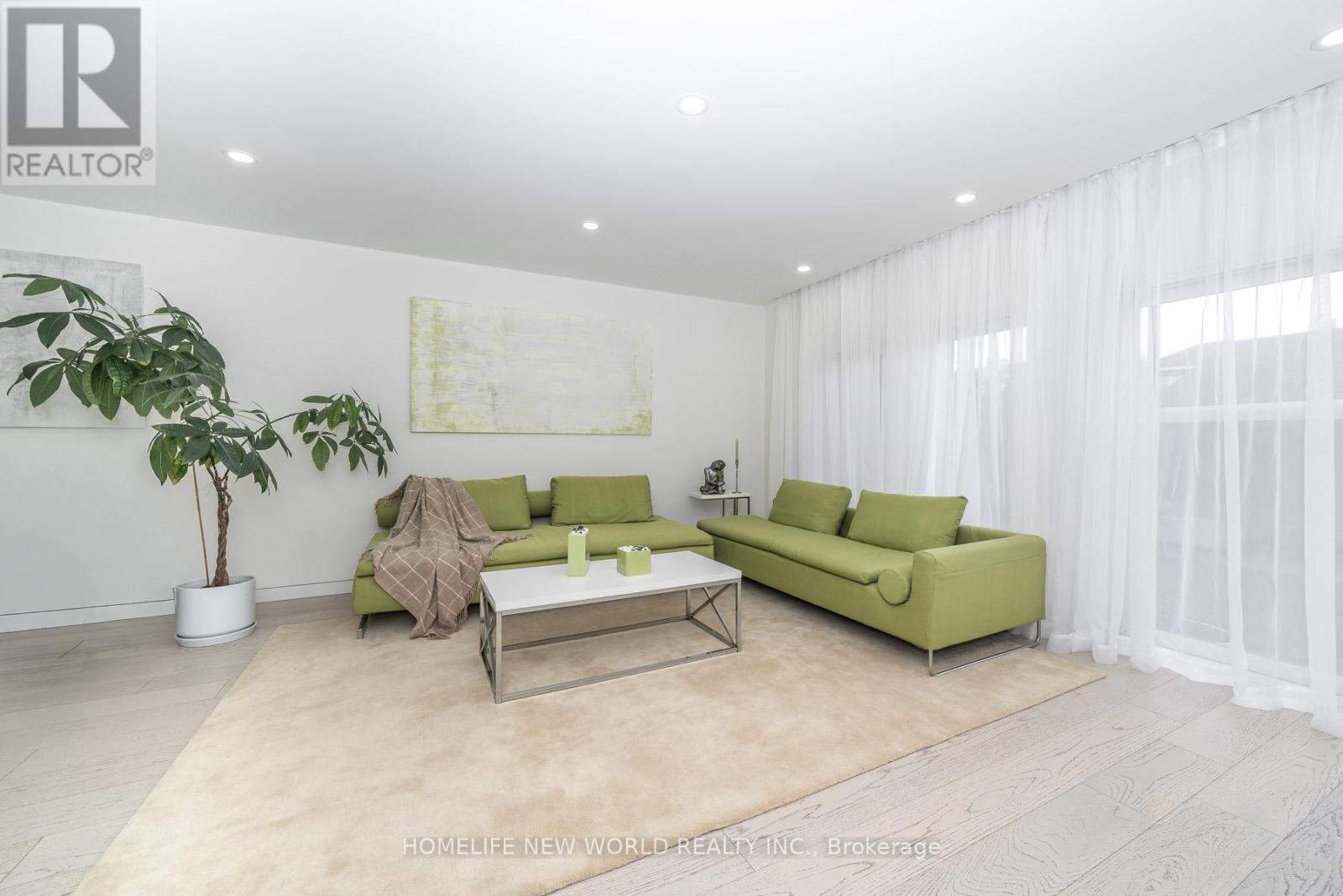 30 Carling Avenue, Toronto, Ontario  M6G 3S1 - Photo 13 - W12980432