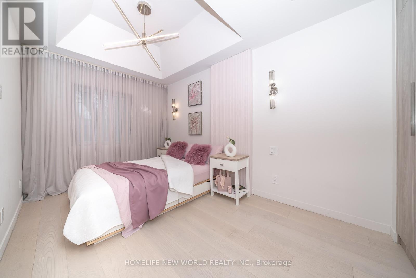 30 Carling Avenue, Toronto, Ontario  M6G 3S1 - Photo 23 - W12980432