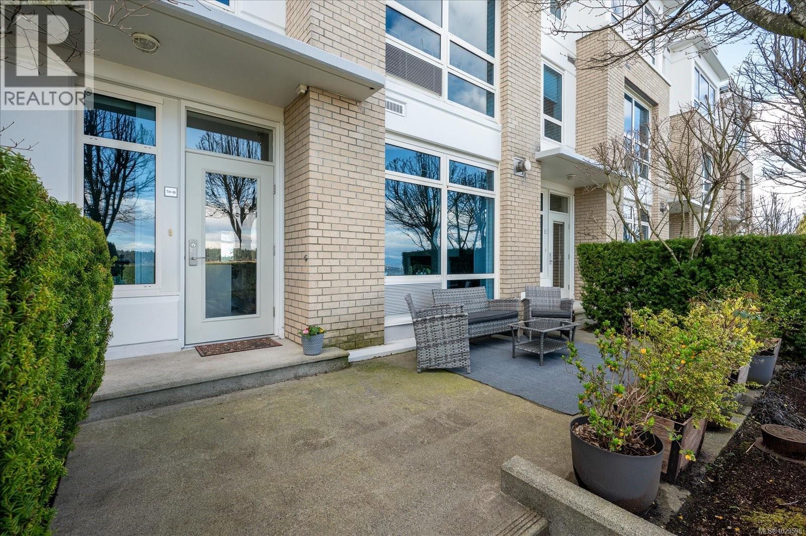 Th10 38 Front St, Nanaimo, British Columbia  V9R 0B8 - Photo 3 - 1029598