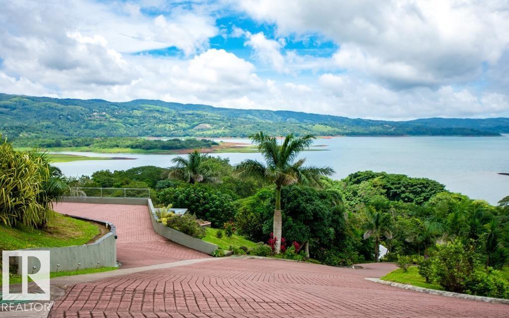 12-2-1-4 Lake Arenal Condominums