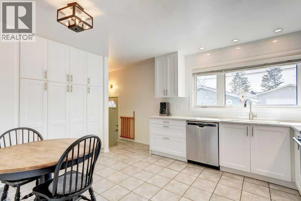 81 Healy Drive SW, Calgary, Alberta  T2V 2Z8 - Photo 9 - A2295637
