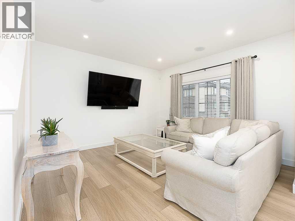 613 Lambeau Link Se, Airdrie, Alberta  T4A 3R2 - Photo 3 - A2286965