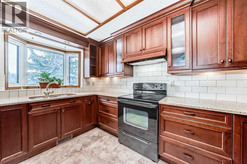 204 Edcath Place Nw, Calgary, Alberta  T3A 3X6 - Photo 5 - A2294437