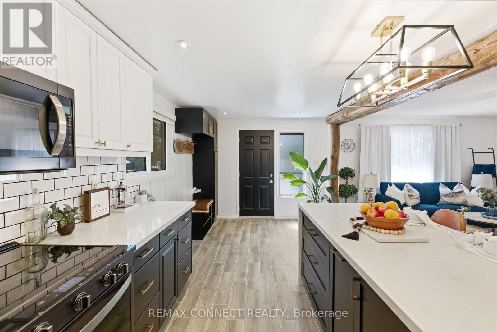 1202 Norman Court, Oshawa, Ontario  L1H 7X2 - Photo 9 - E12977292