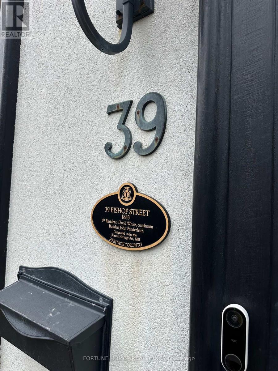 39 Bishop Street, Toronto, Ontario  M5R 1N3 - Photo 2 - C12980460