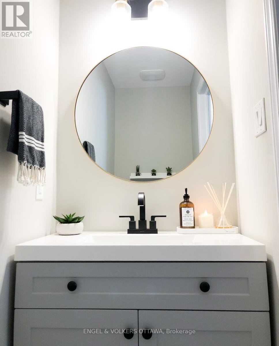 19 Allan Place, Ottawa, Ontario  K2S 2A9 - Photo 11 - X12980438